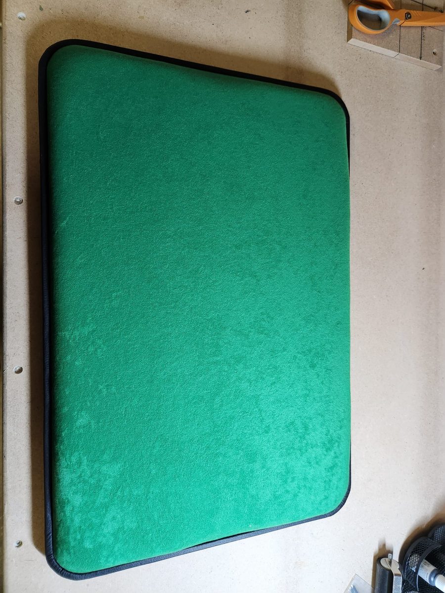 Classic green felt close-up mat